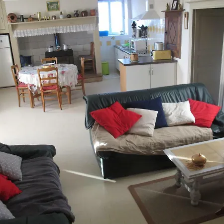 펜션 L'oustal De Gouleme *